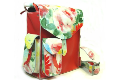 Kalbledertasche Modell Adventure mit Blumenmuster