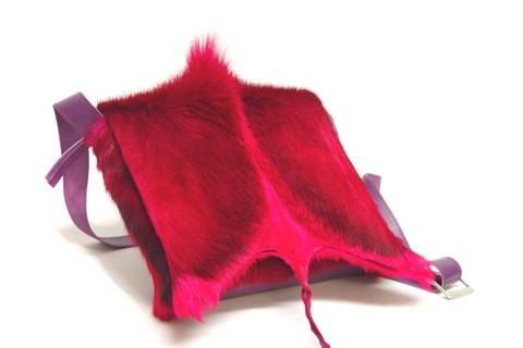 Tasche aus Springbockfell Modell Postbag von Cultgut in pink
